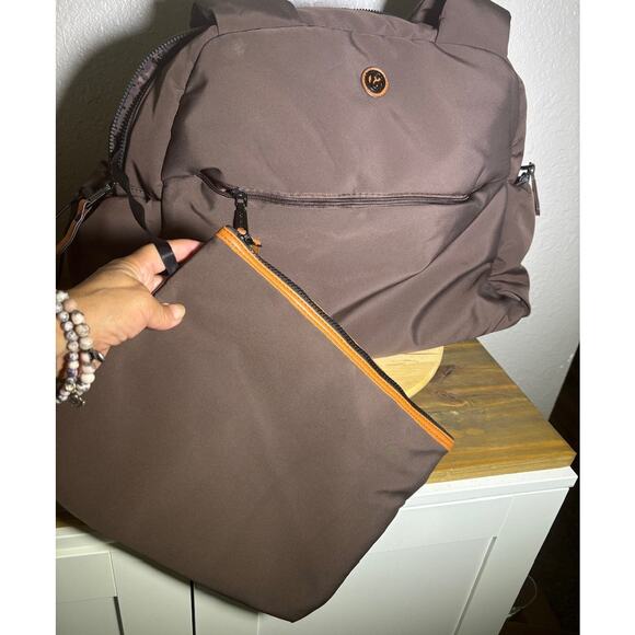 Joan & David Puffer Sport Nylon Duffle Weekender Bag Tote Brown Overnight - Picture 6 of 9